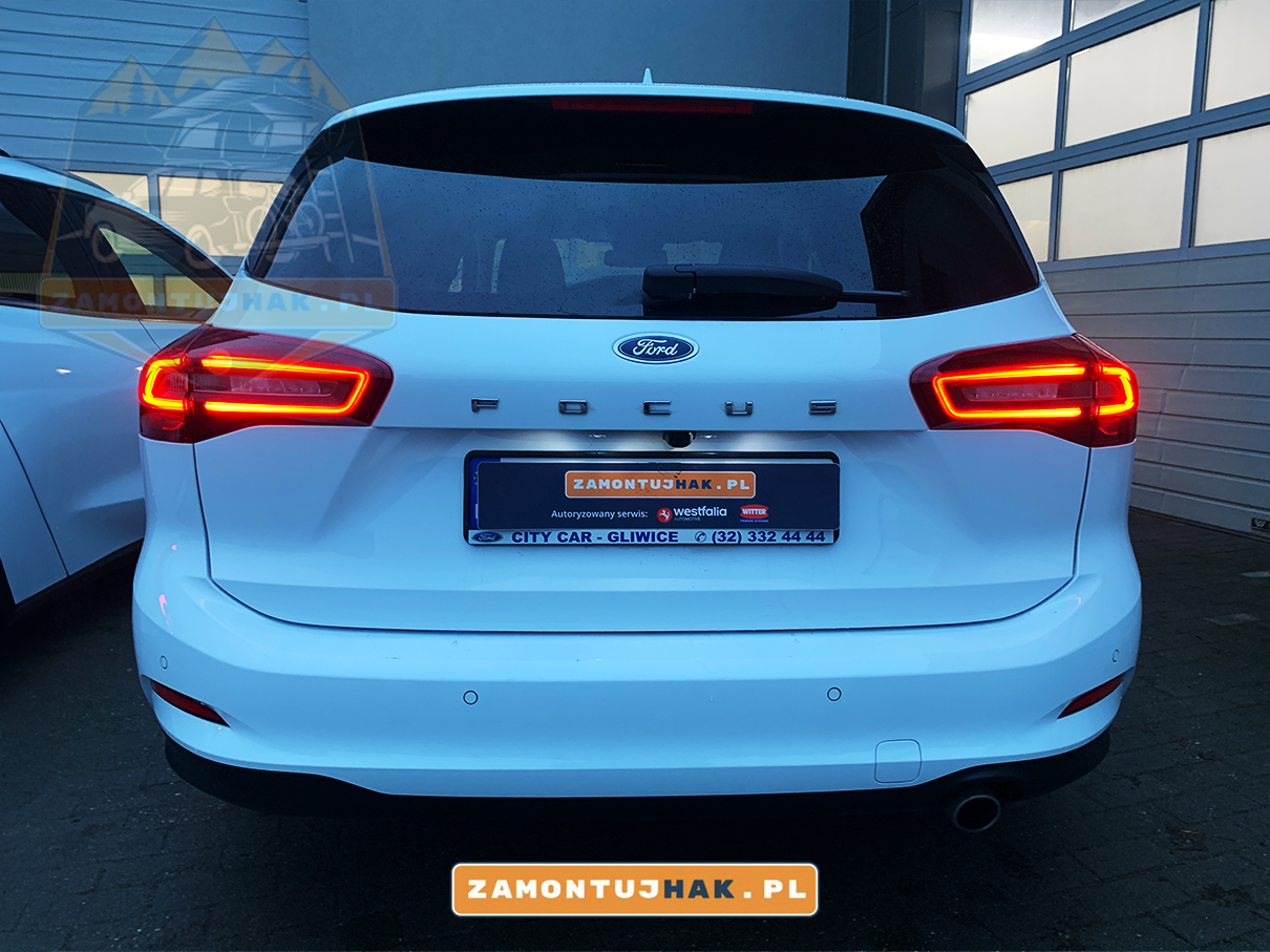 montaż haka poznań